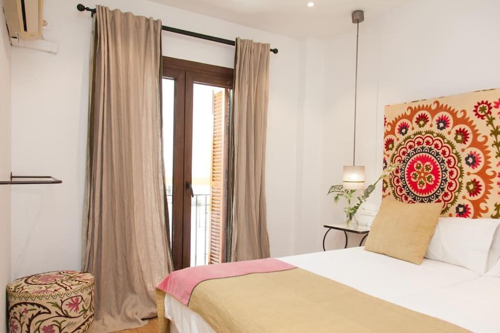 Modern & Nice Apartment. Old Town. Private Parking Sevilla Buitenkant foto