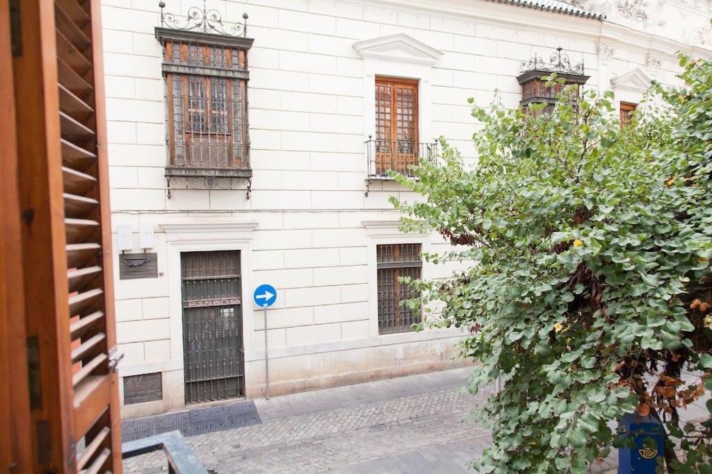 Modern & Nice Apartment. Old Town. Private Parking Sevilla Buitenkant foto