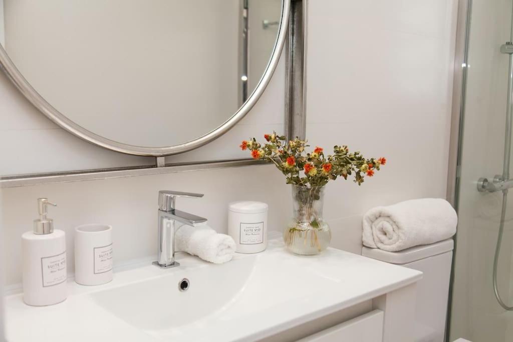 Modern & Nice Apartment. Old Town. Private Parking Sevilla Buitenkant foto